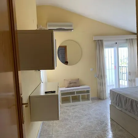 Agradable Adosado 3 Plantas