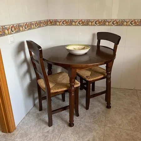 Agradable Adosado 3 Plantas בית נופש